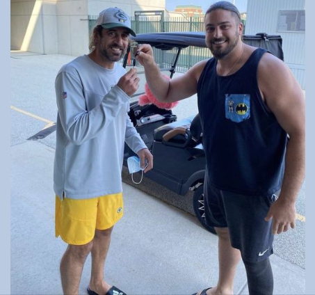 Aaron Rodgers and David Bakhtiari’s bond goes beyond the game, as they motivate each other to reach new heights of excellence. 🌟